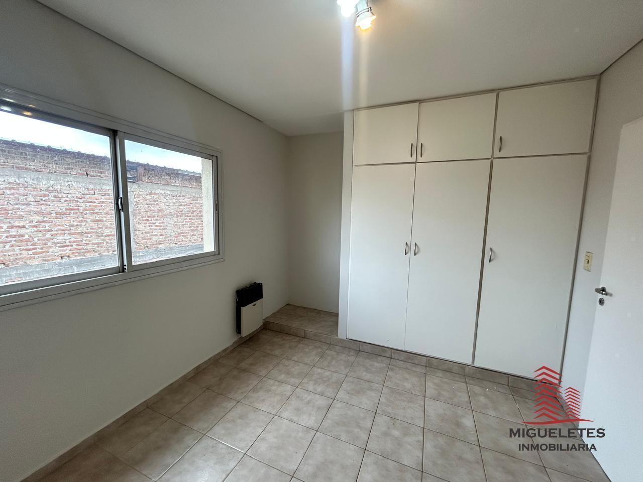 Foto de Duplex 2 habitaciones excelente ubicacion PLOTTIER, imagen 3