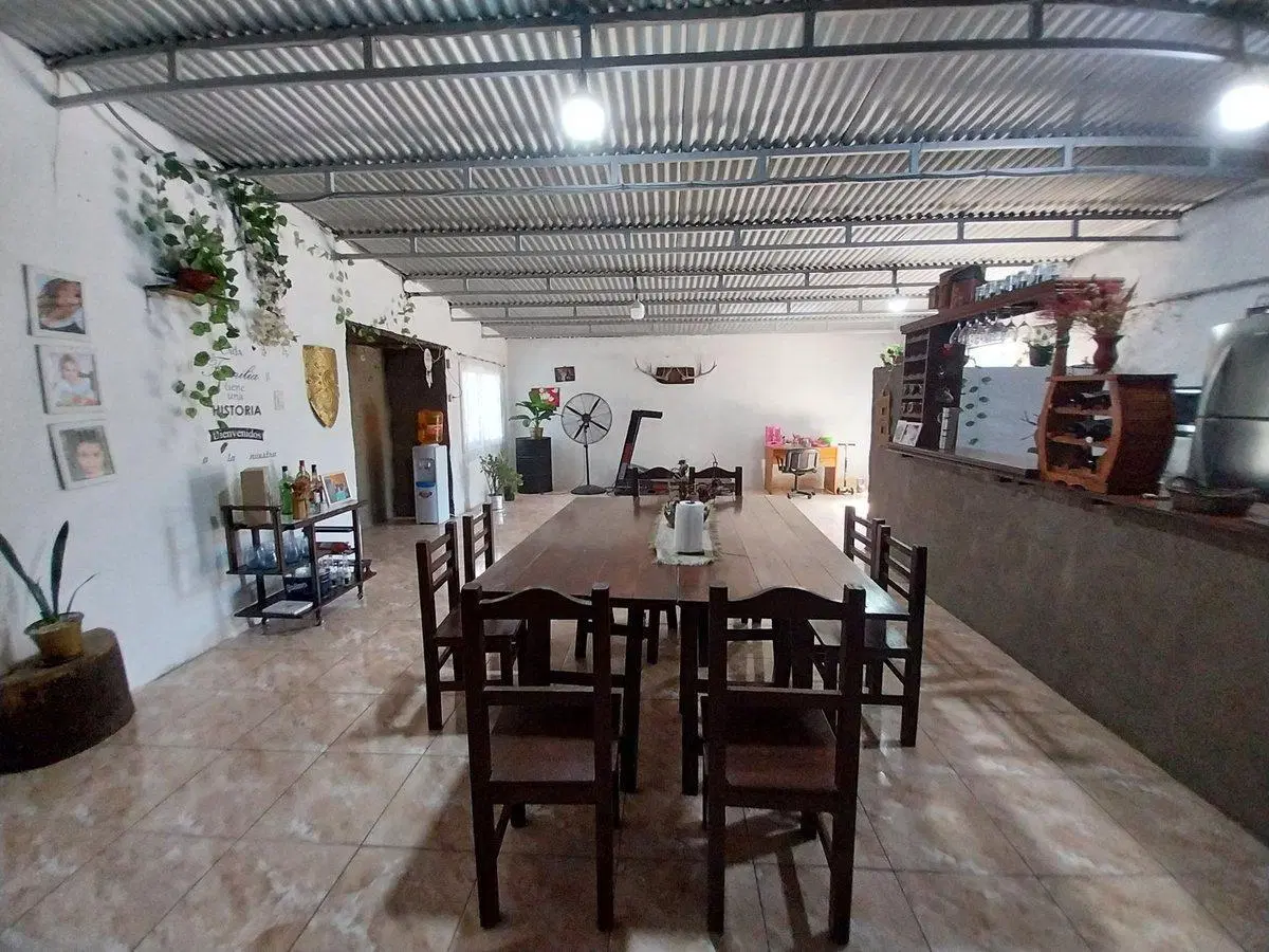 Casa, galpon y local en venta, quincho, Berisso 3