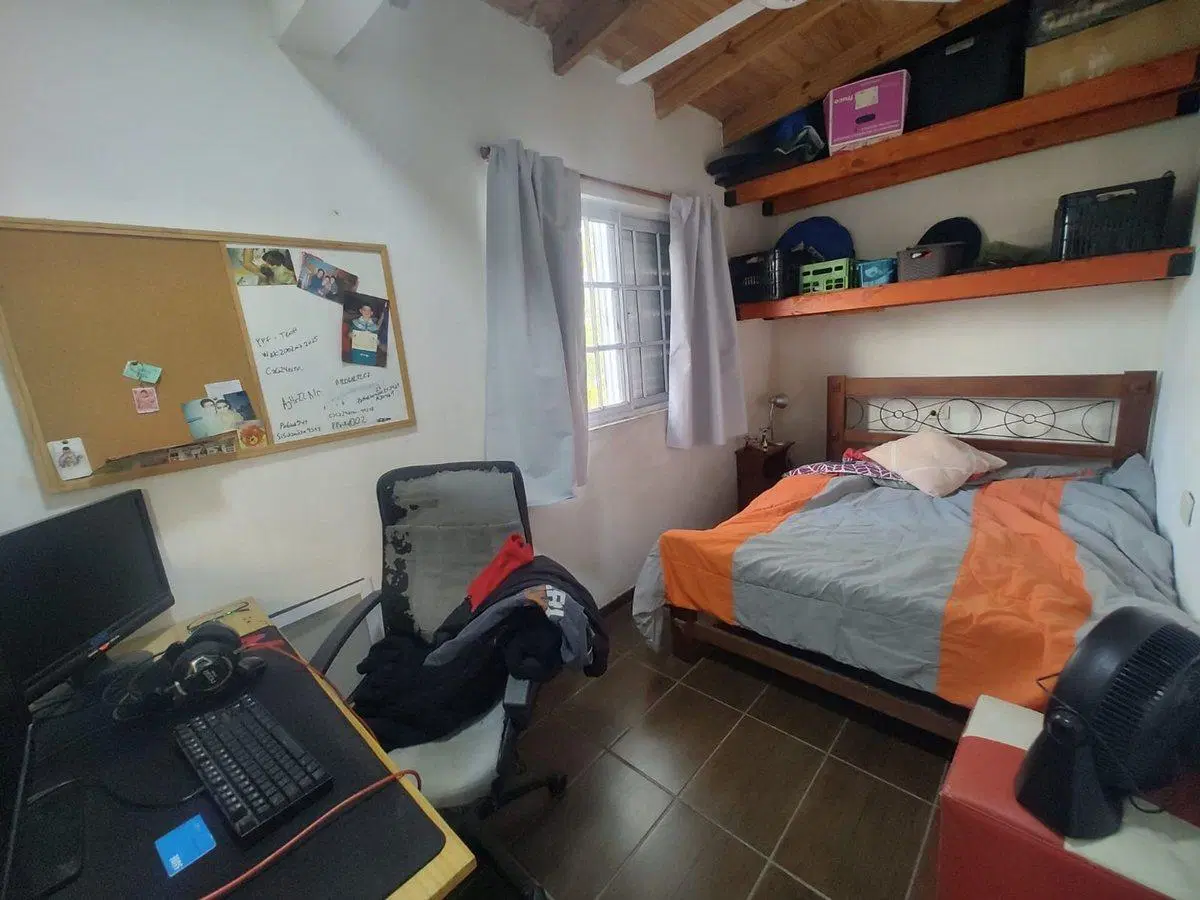 CASA 4 AMBIENTES EN VENTA BERISSO QUINCHO PILETA 2