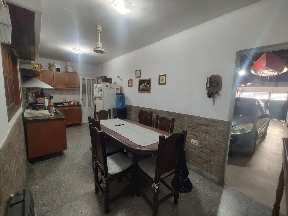 CASA 4 AMBIENTES EN VENTA BERISSO QUINCHO PILETA 5