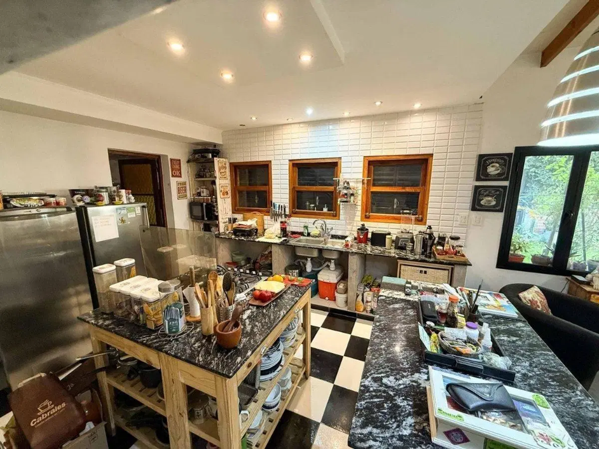 CASA EN VENTA 5 DORMITORIOS CON PARQUE 2