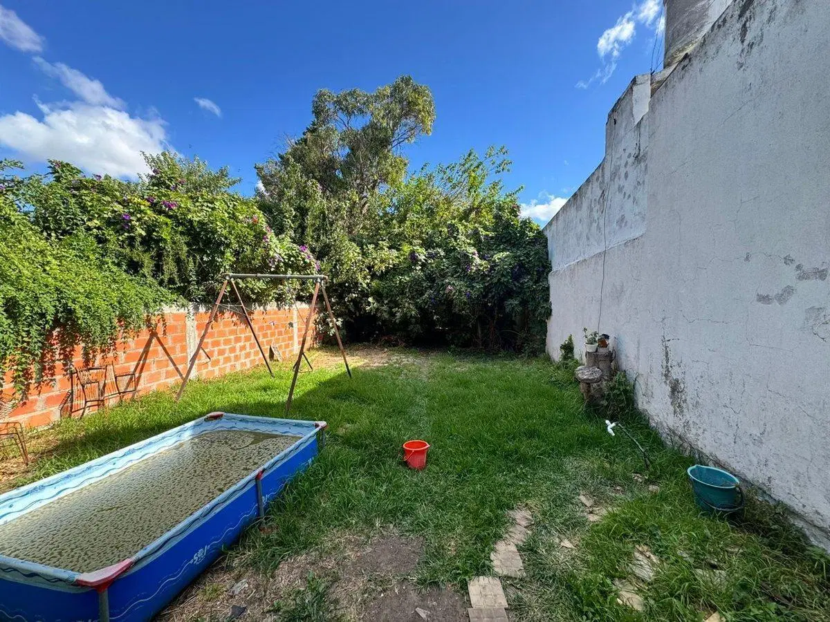 CASA 5 AMBIENTES EN VENTA LOS HORNOS A REFACCIONAR 2