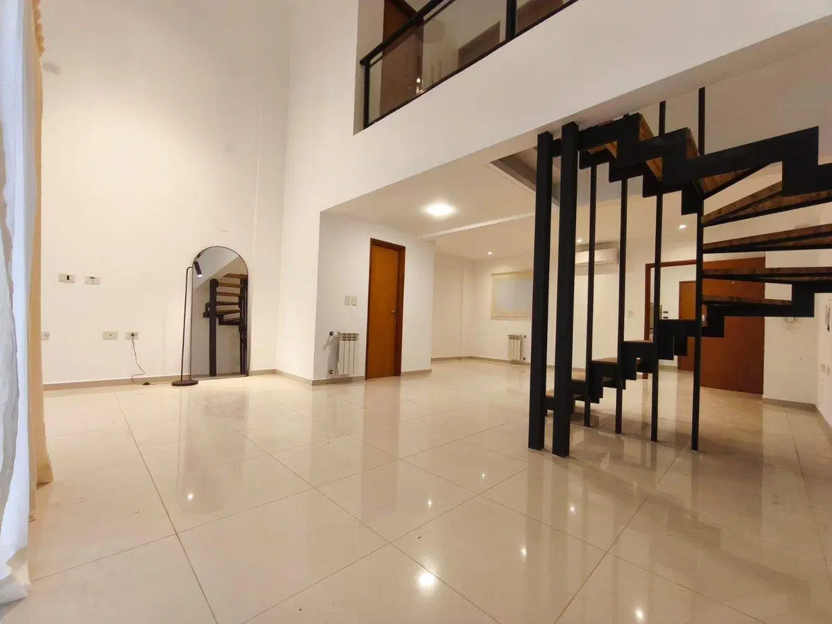 DUPLEX 4 AMBIENTES EN VENTA EN LA PLATA  COCHERA 5