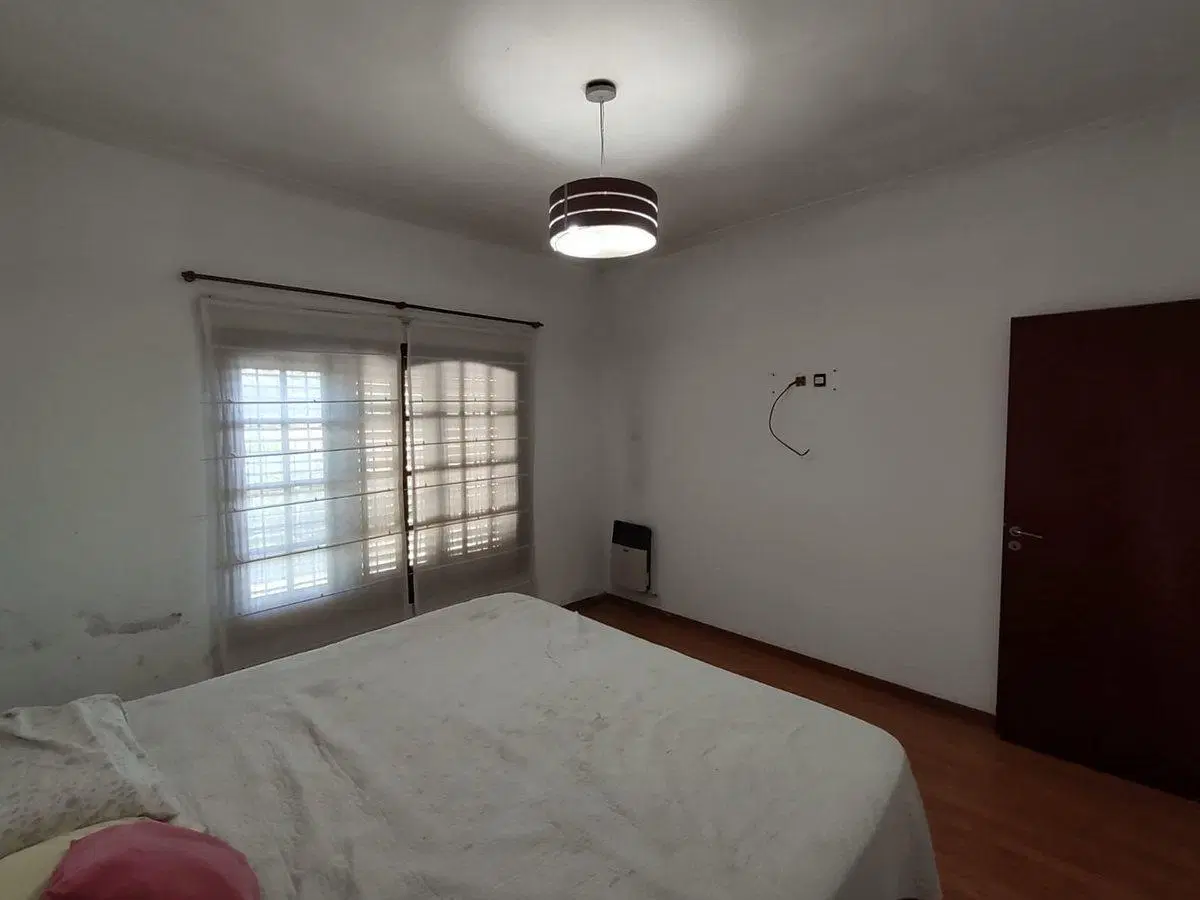Casa 4 ambientes en venta en La Plata con galpón 4
