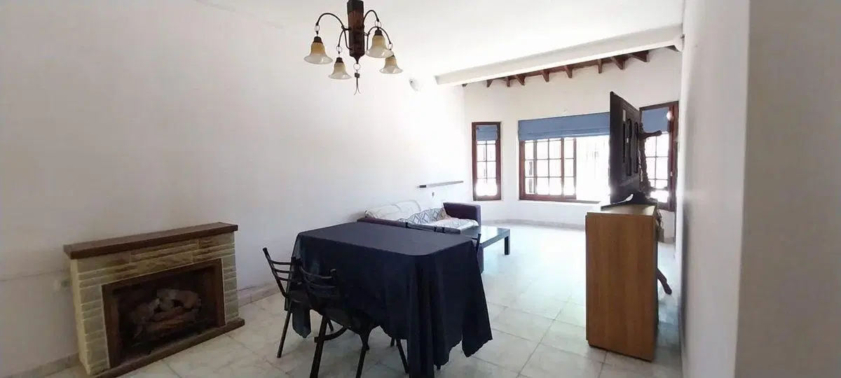 Casa 3 ambientes en venta Villa Elvira, cochera. 3
