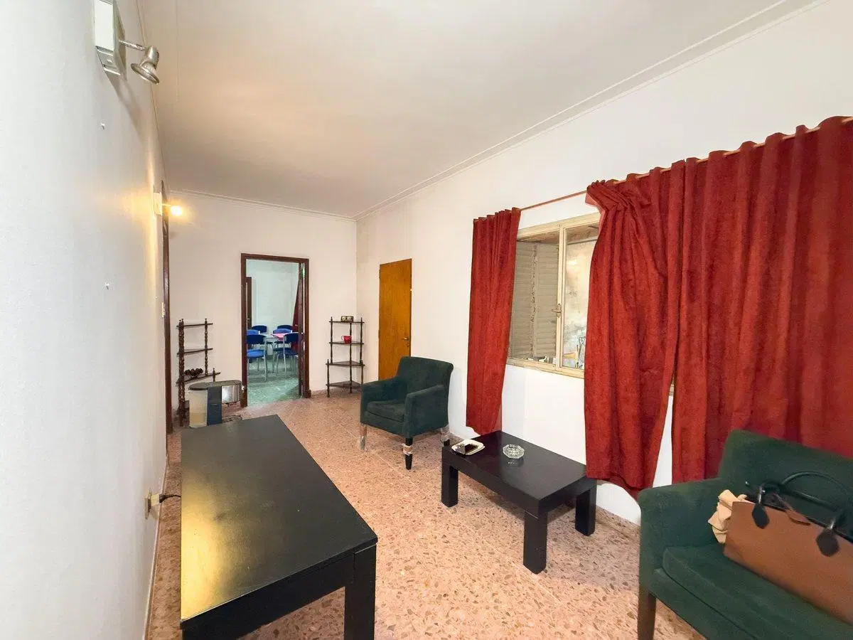 Casa 6 ambientes en venta  La Plata jardín cochera 2