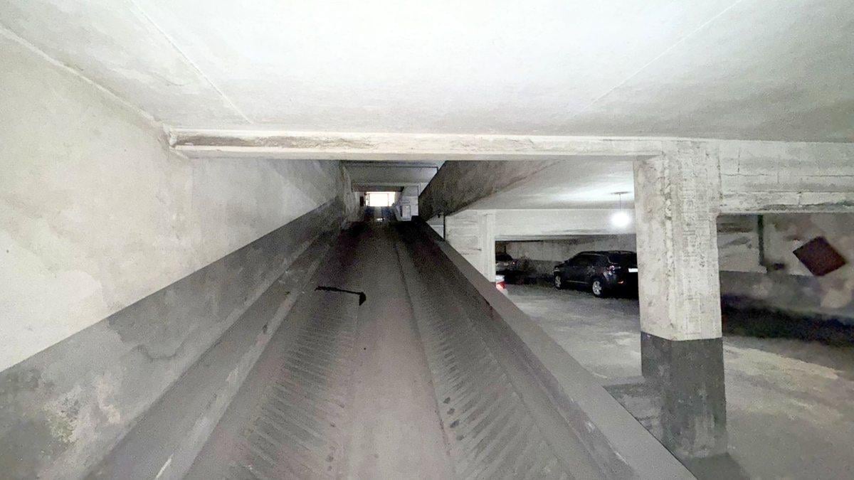 Cochera en venta en La Plata , seguridad 24 hs.