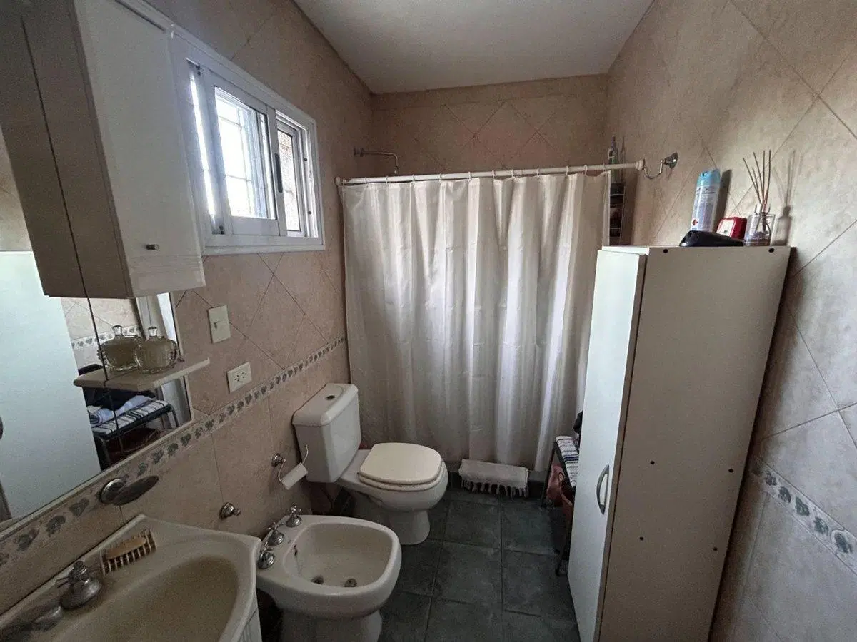 CASA 5 AMBIENTES EN VENTA EN LA PLATA CON JARDIN 4