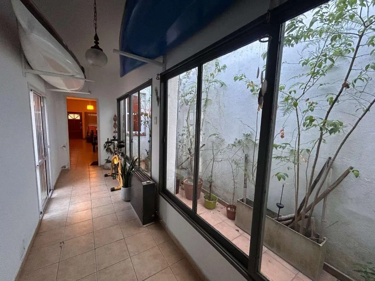 CASA 5 AMBIENTES EN VENTA EN LA PLATA CON JARDIN 3