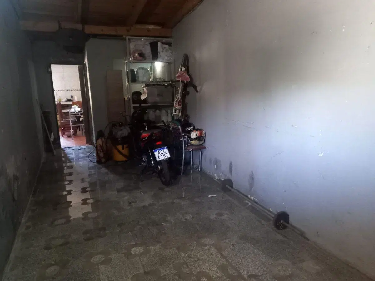 Casa 3 ambientes en venta en Los Hornos con jardín 5