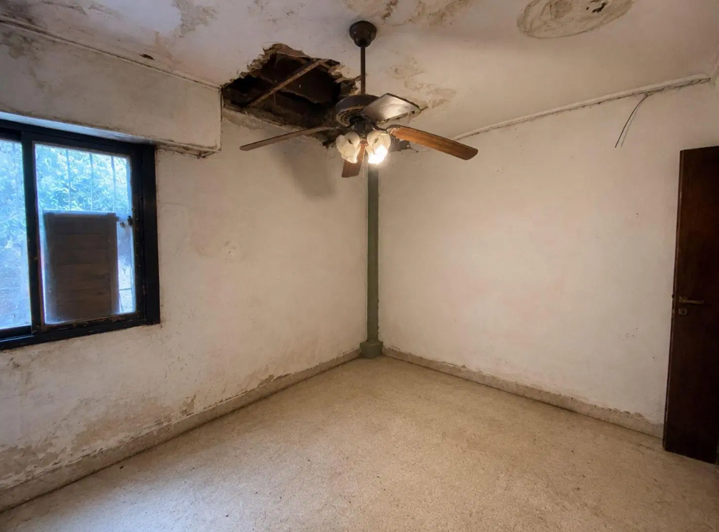 Terreno en venta con casa a demoler en Berisso. 4