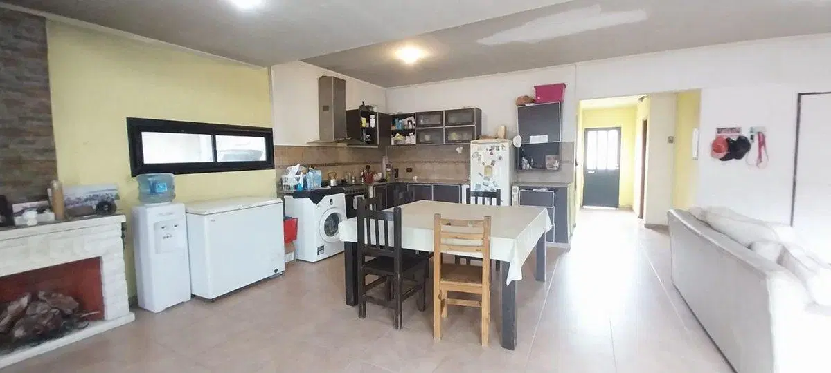 Casa 4 ambientes en venta Berisso jardín y cochera 3