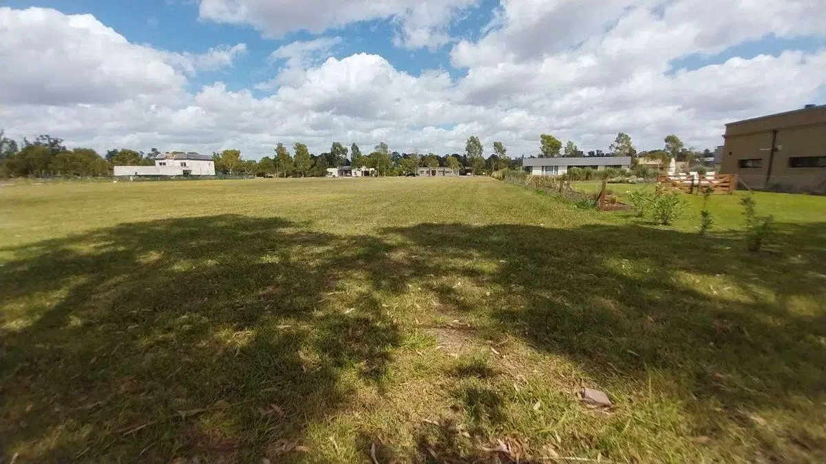 Venta de lote en Country Campos de Roca II, 5