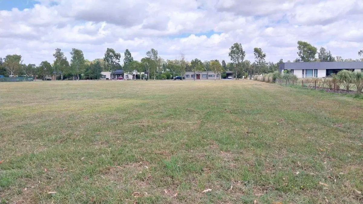 Venta de lote en Country Campos de Roca II, 3