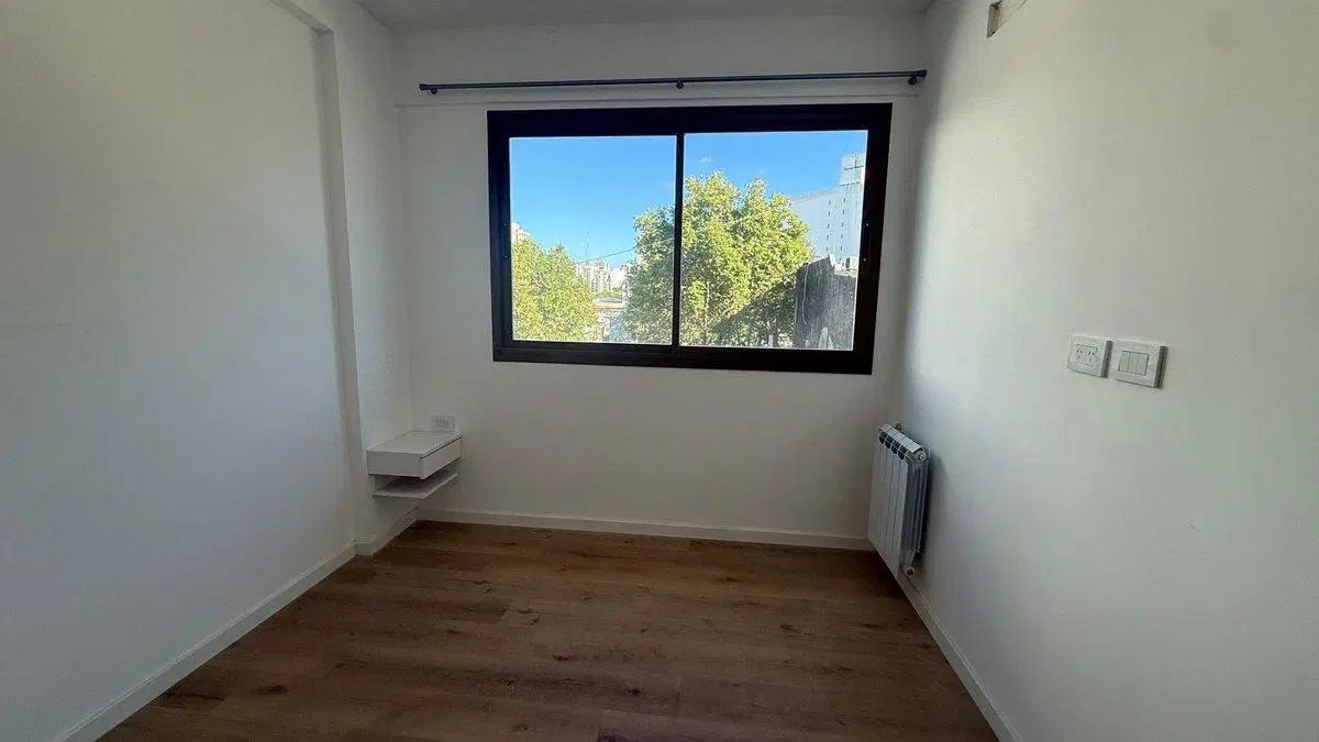DEPARTAMENTO 2 AMBIENTE EN VENTA LA PLATA  BALCO 8