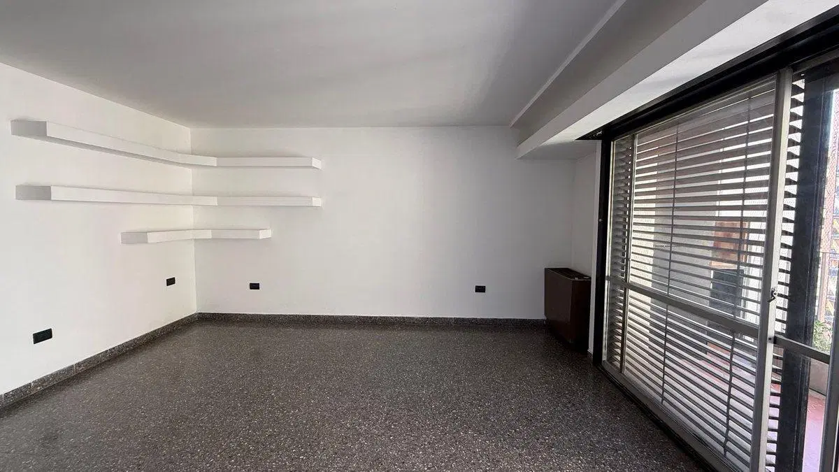 Departamento 3 ambientes en venta en La Plata 4