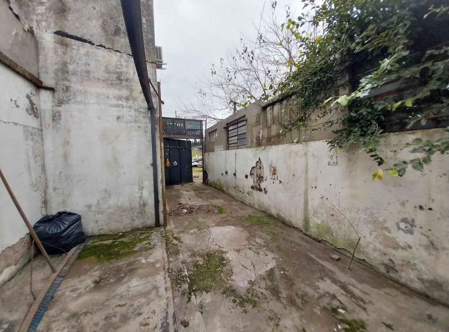 Terreno en venta en Ringuelet La Plata con galpón. 5