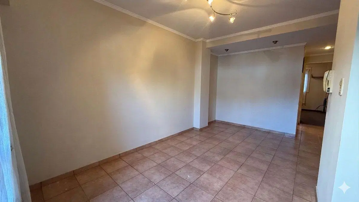 Departamento 2 ambientes en venta La Plata cochera 5
