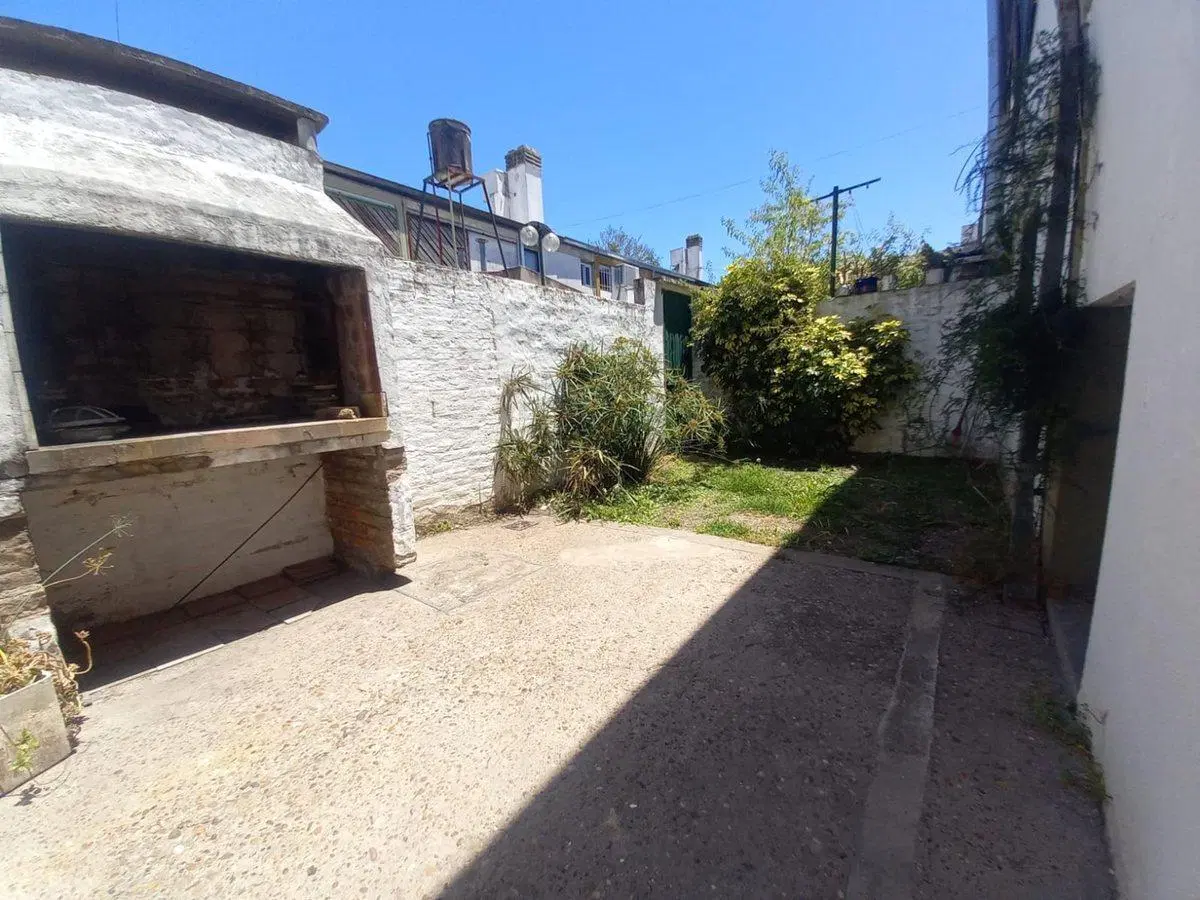 Duplex 4 ambientes en venta en Tolosa 2