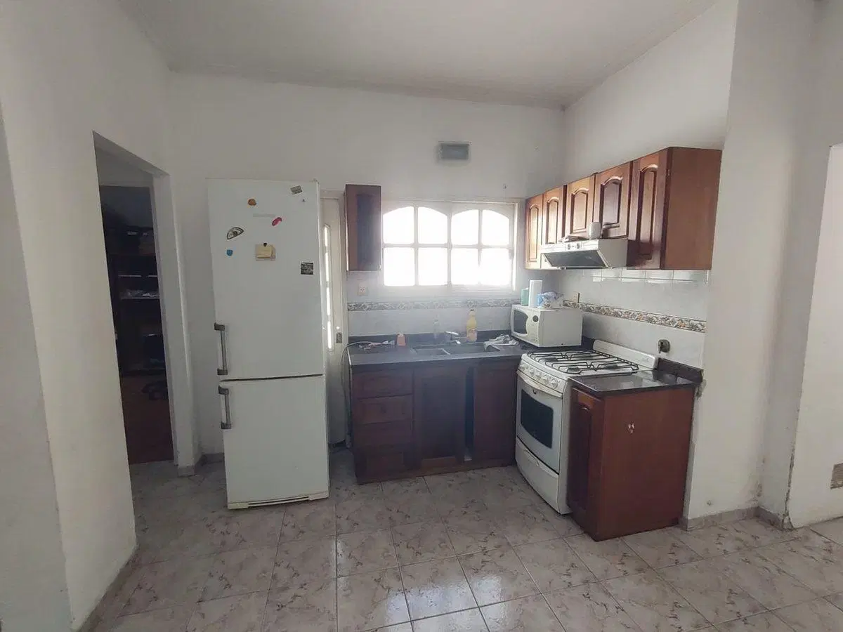 Casa 4 ambientes en venta en La Plata con cochera 3