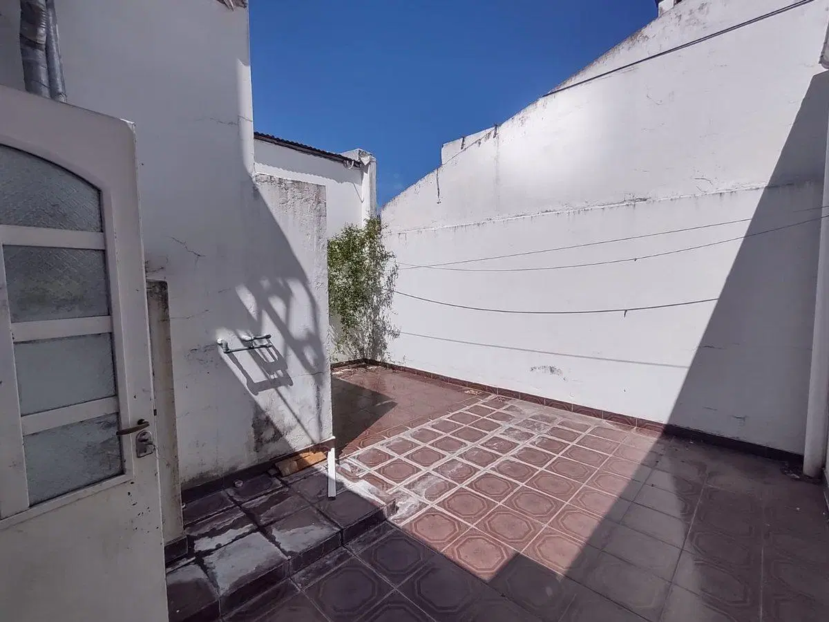 Casa 4 ambientes en venta en La Plata con cochera 5