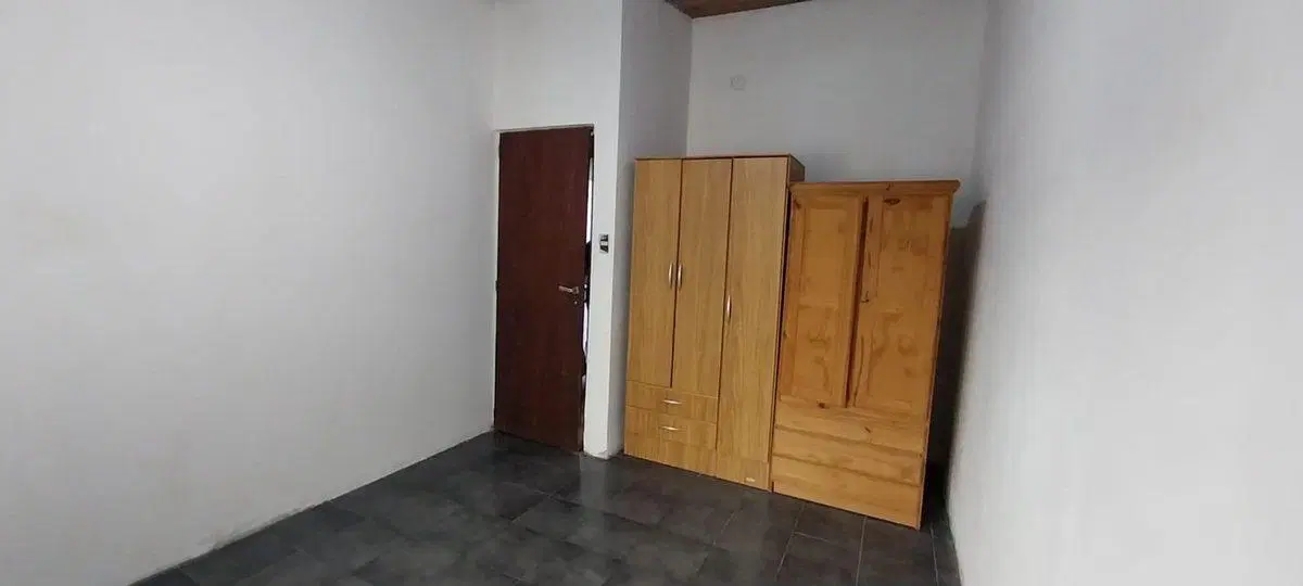 Casa 3 ambientes en venta Villa Elvira, cochera. 3
