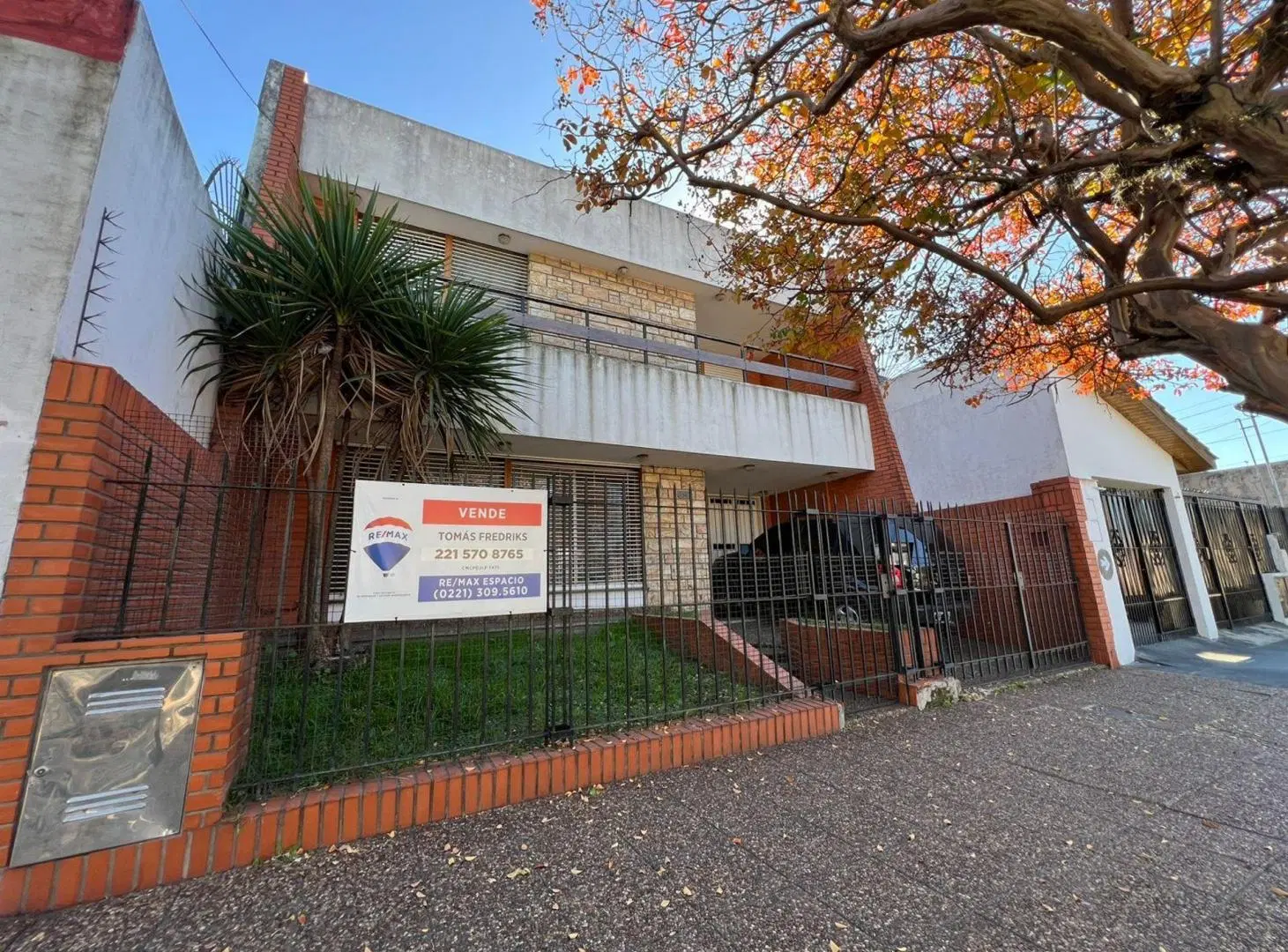 Casa 3 dormitorios Venta Sarandí Cochera y Jardin 3