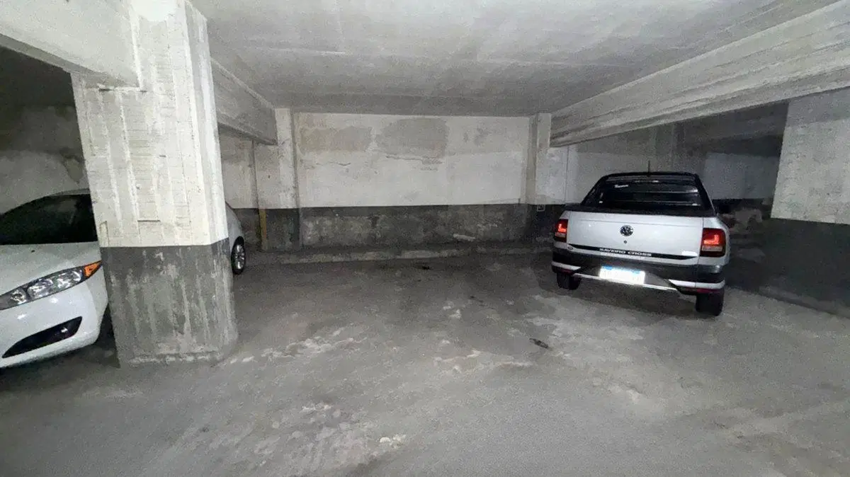 Cochera en venta en La Plata , seguridad 24 hs. 4