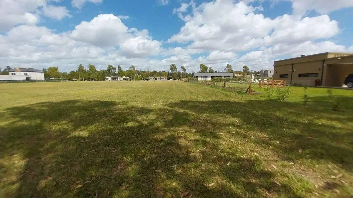Venta de lote en Country Campos de Roca II, 3