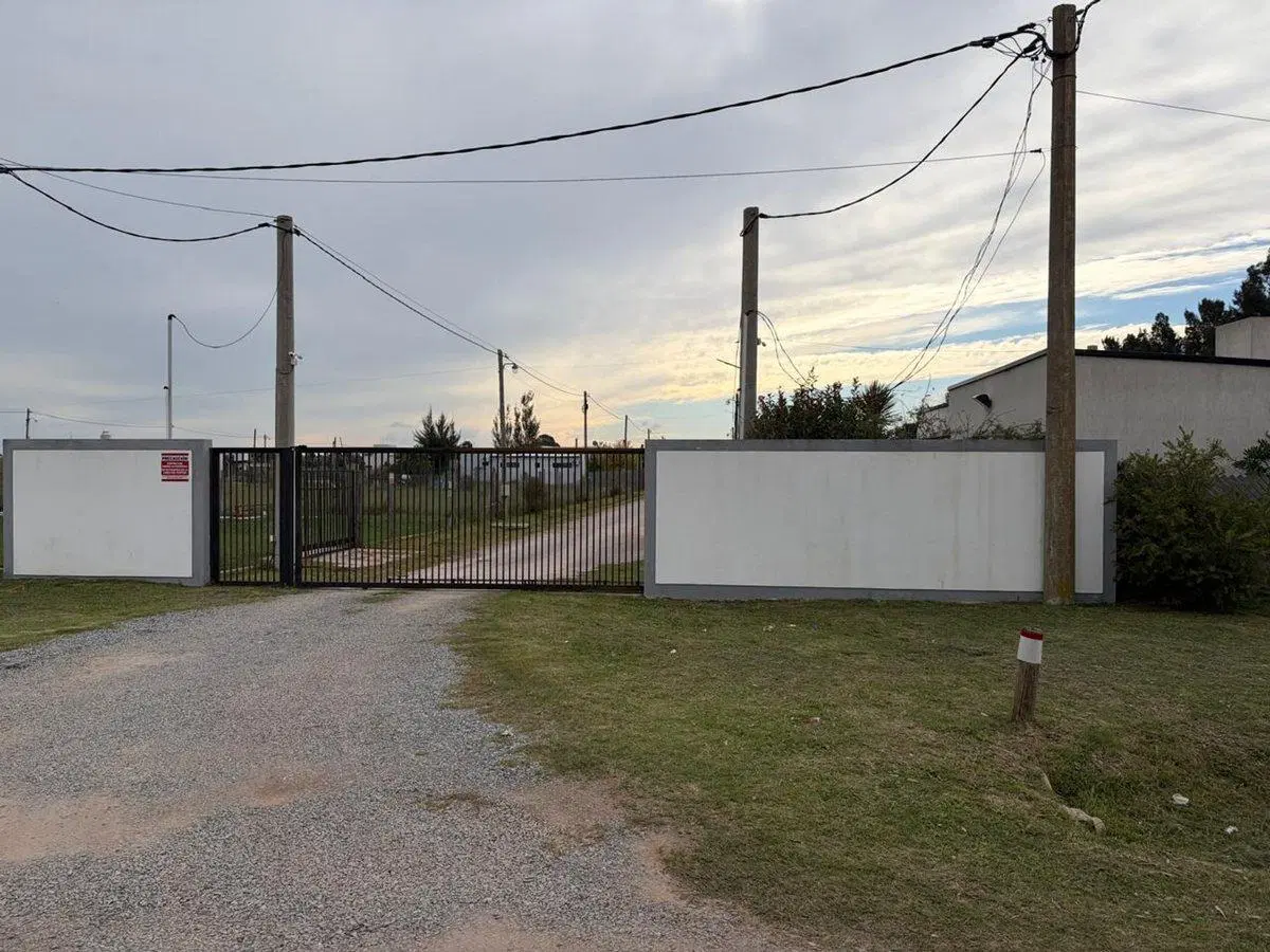 Quinta 3 ambientes en venta en La Plata con pileta 2