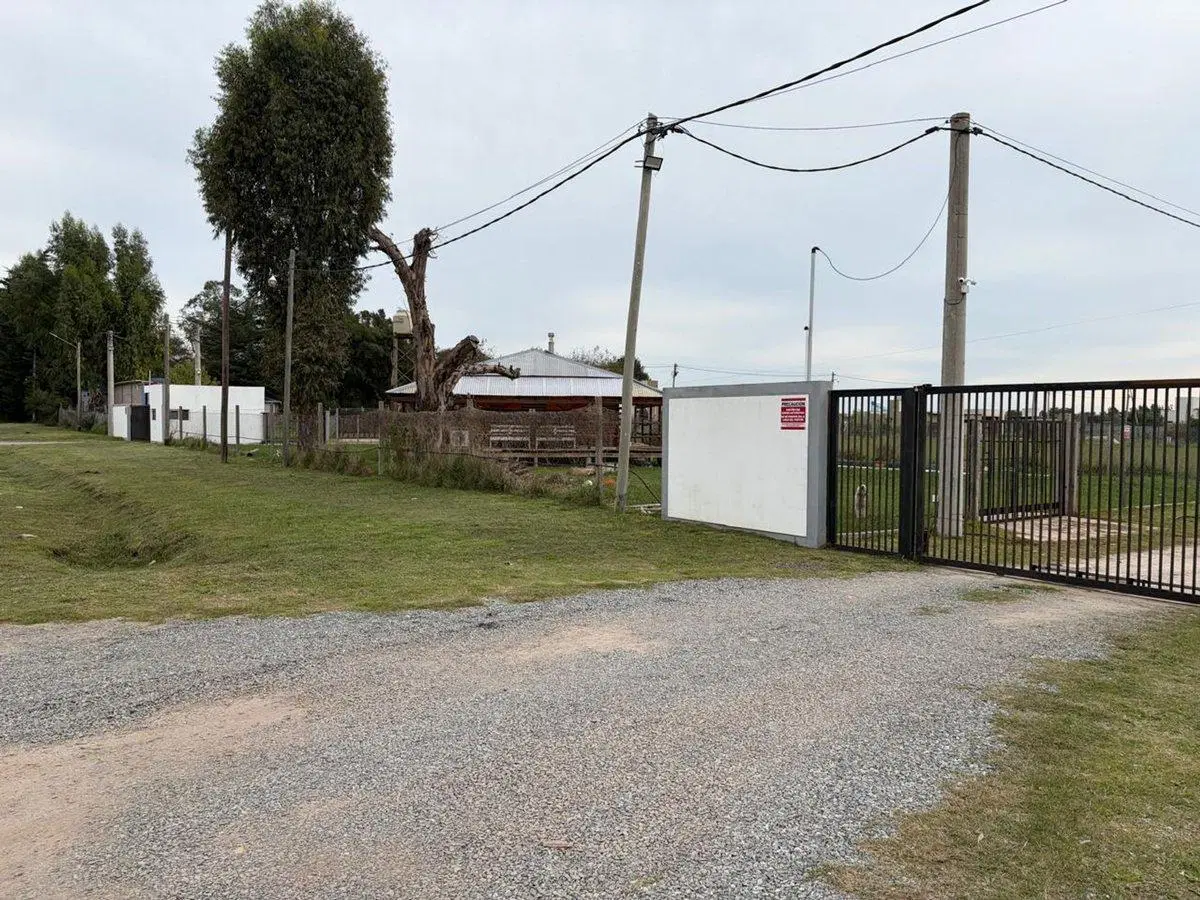 Quinta 3 ambientes en venta en La Plata con pileta 8