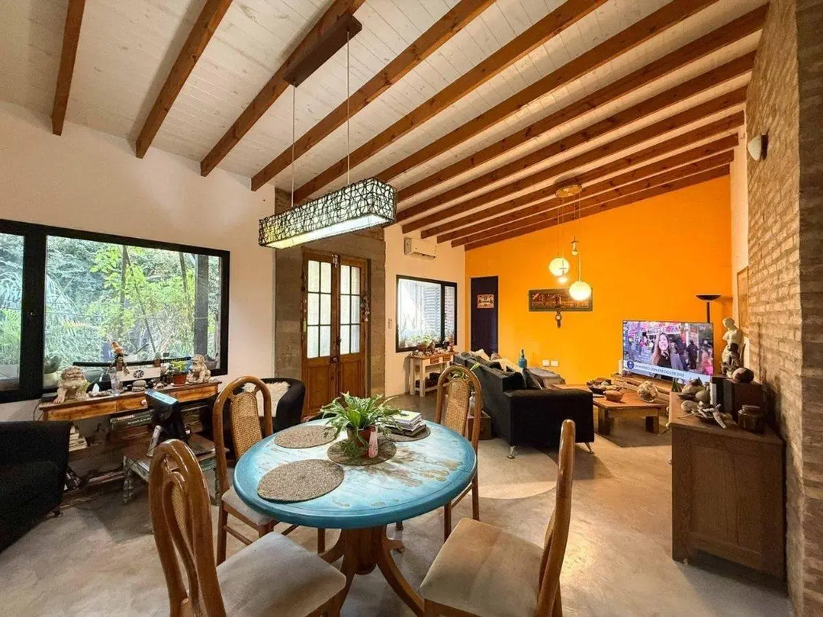 CASA EN VENTA 5 DORMITORIOS CON PARQUE 3