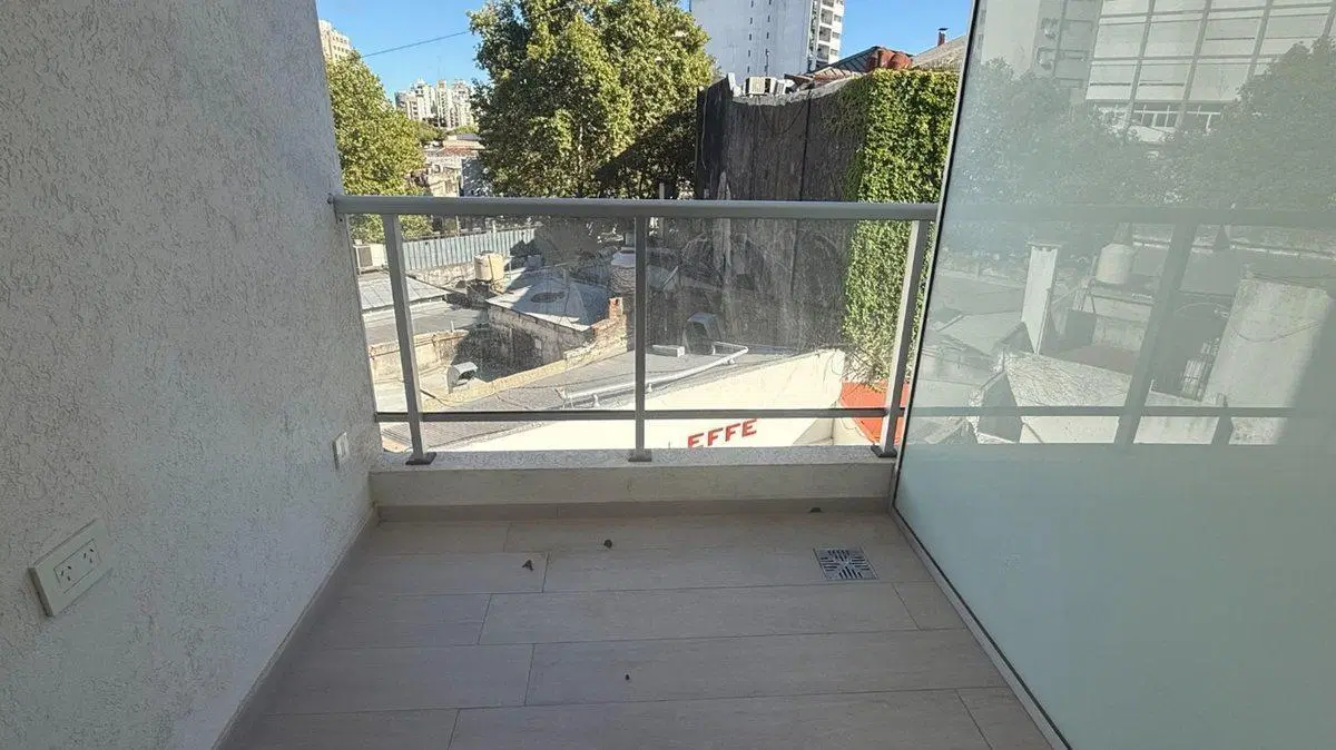 DEPARTAMENTO 2 AMBIENTE EN VENTA LA PLATA  BALCON 4
