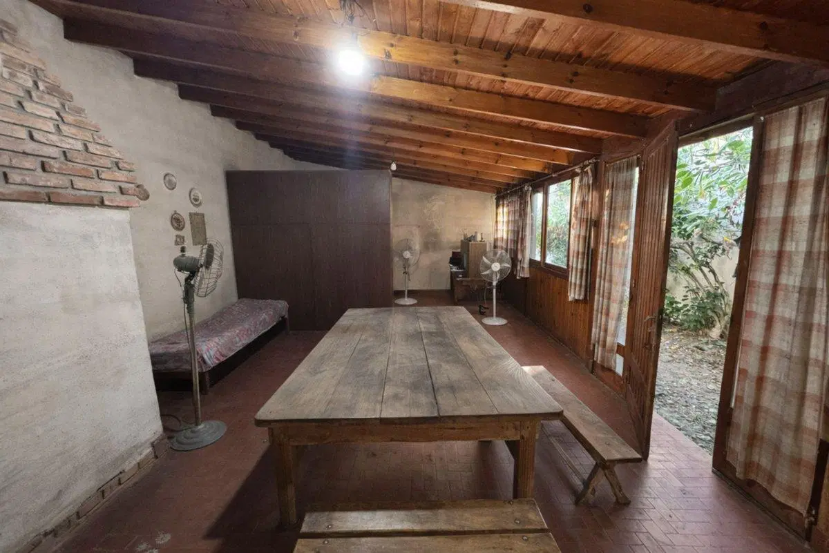 CASA 5 AMBIENTES EN VENTA LOS HORNOS A REFACCIONAR 5