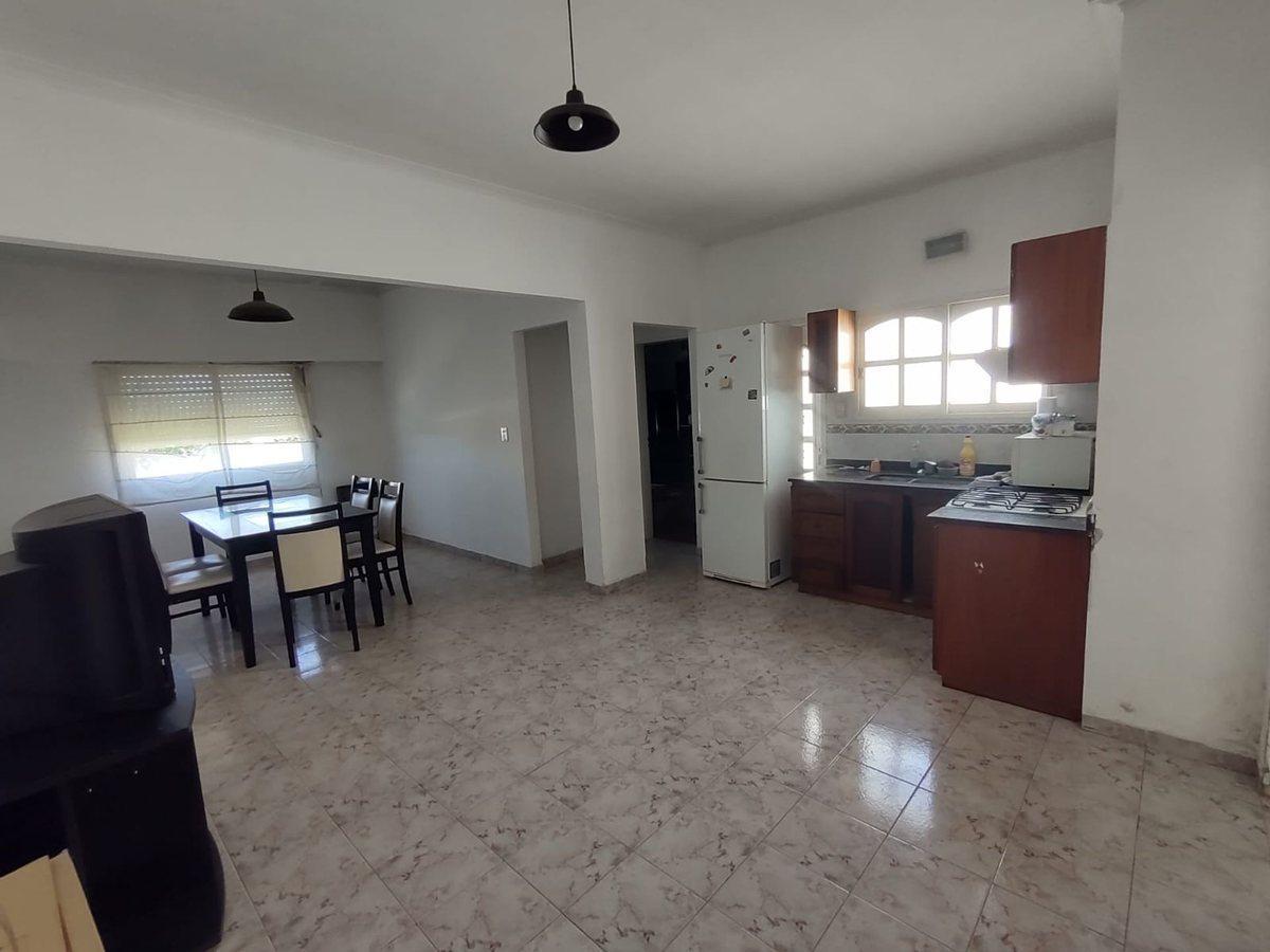 Foto de Casa 3 dormitorios en venta La Plata con cochera, imagen 3