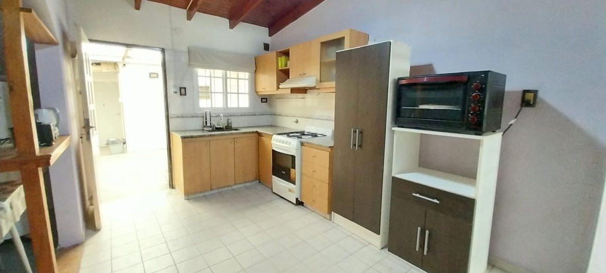 Foto de Casa 2 dormitorios en venta Villa Elvira, cochera., imagen 3