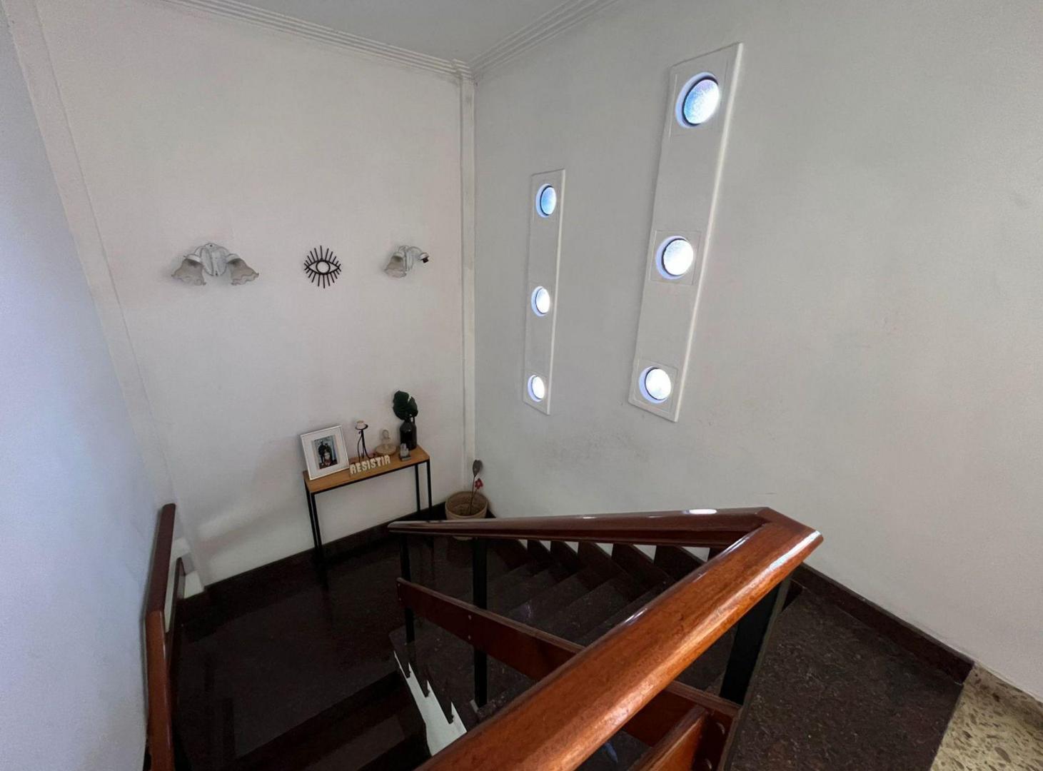Foto de Casa 3 dormitorios Venta Sarandí Cochera y Jardin, imagen 4