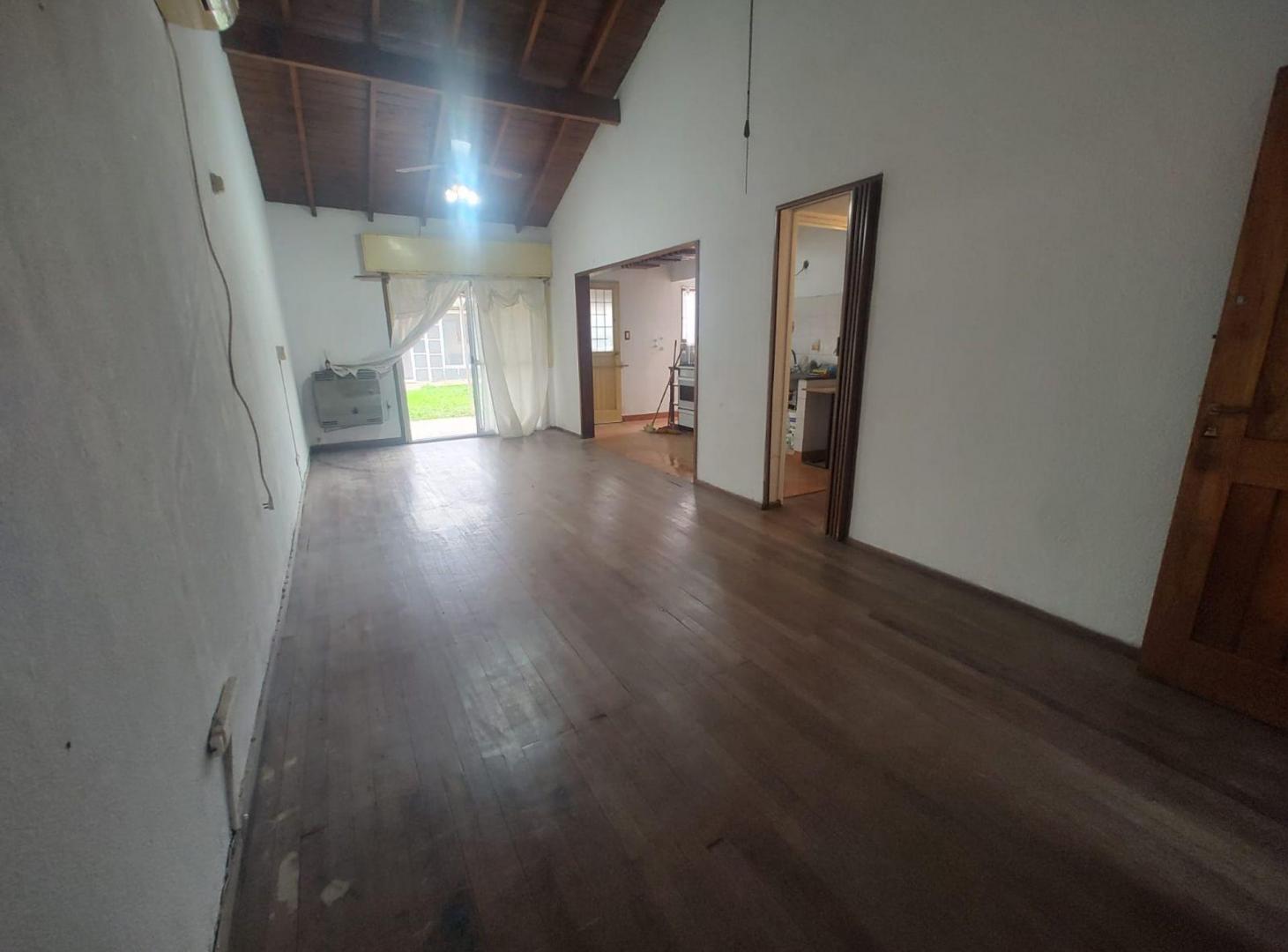 Foto de CASA EN VENTA 3 DORMITORIOS EN BARRIO MONASTERIO, imagen 1
