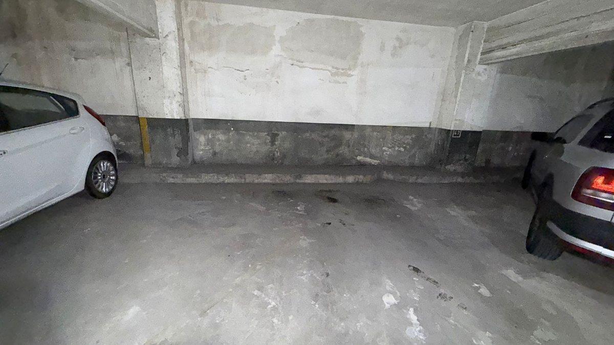 Foto de Cochera en venta en La Plata , seguridad 24 hs., imagen 1