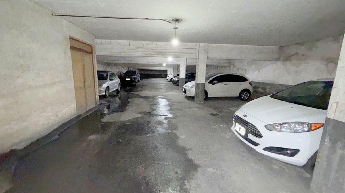 Foto de Cochera en venta en La Plata , seguridad 24 hs., imagen 2