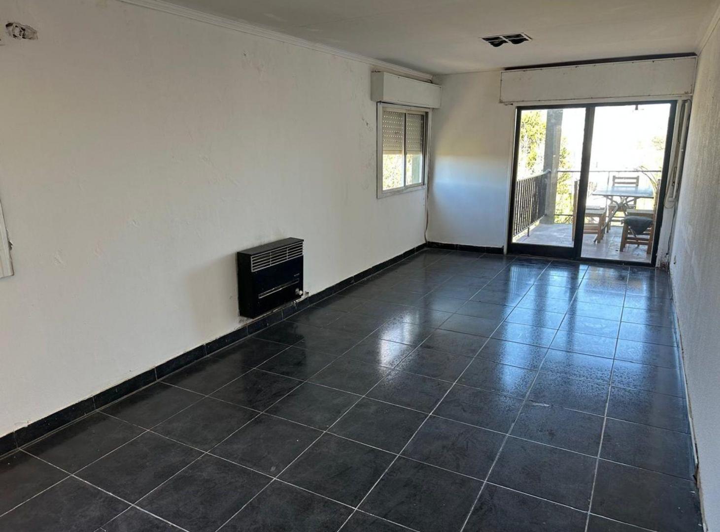 Departamento 4 dormitorios  venta en Villa Elvira