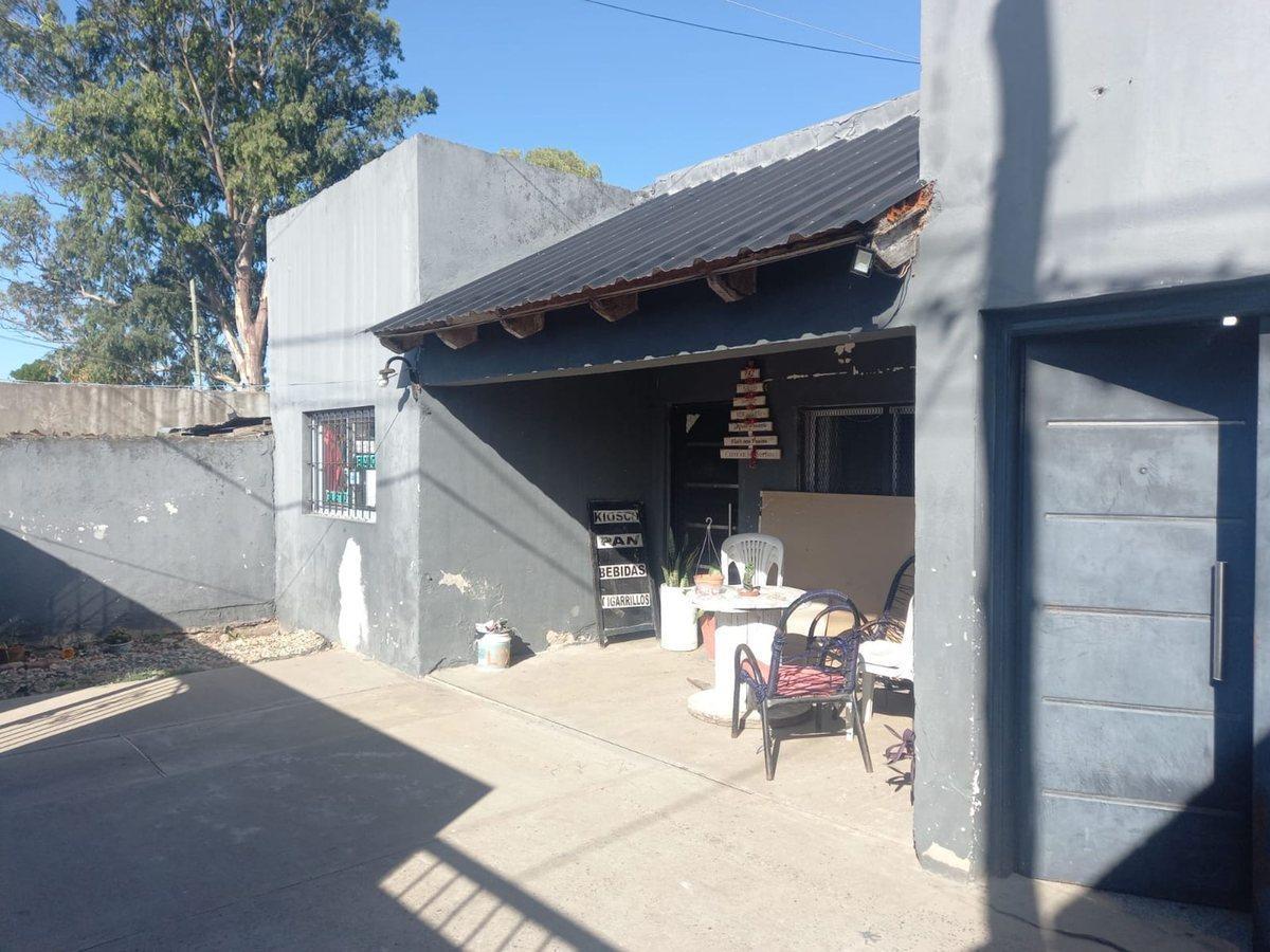 Foto de Casa 2 dormitorios en venta en Los Hornos jardín, imagen 1
