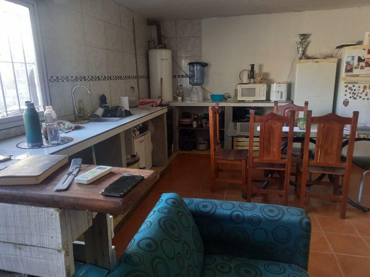 Foto de Casa 2 dormitorios en venta en Los Hornos jardín, imagen 2