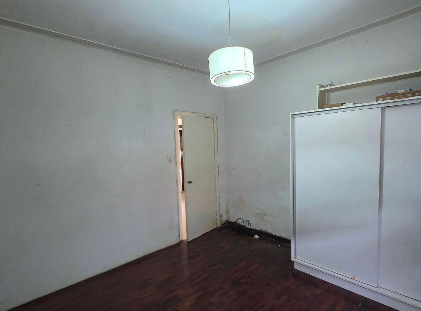 Foto de CASA 1 DORMTORIO VENTA EN LA PLATA GARAGE Y PATIO, imagen 3