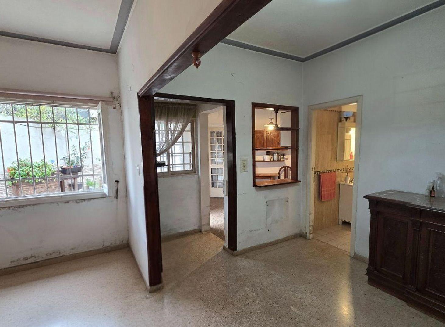 Foto de CASA 1 DORMTORIO VENTA EN LA PLATA GARAGE Y PATIO, imagen 1