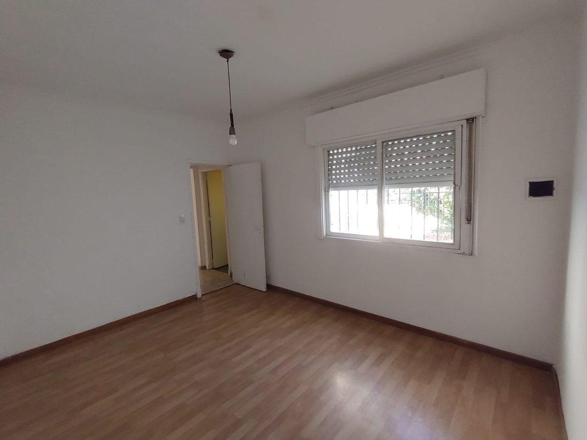 Foto de Casa 1 dormitorio en venta en Los Hornos con dpto, imagen 4