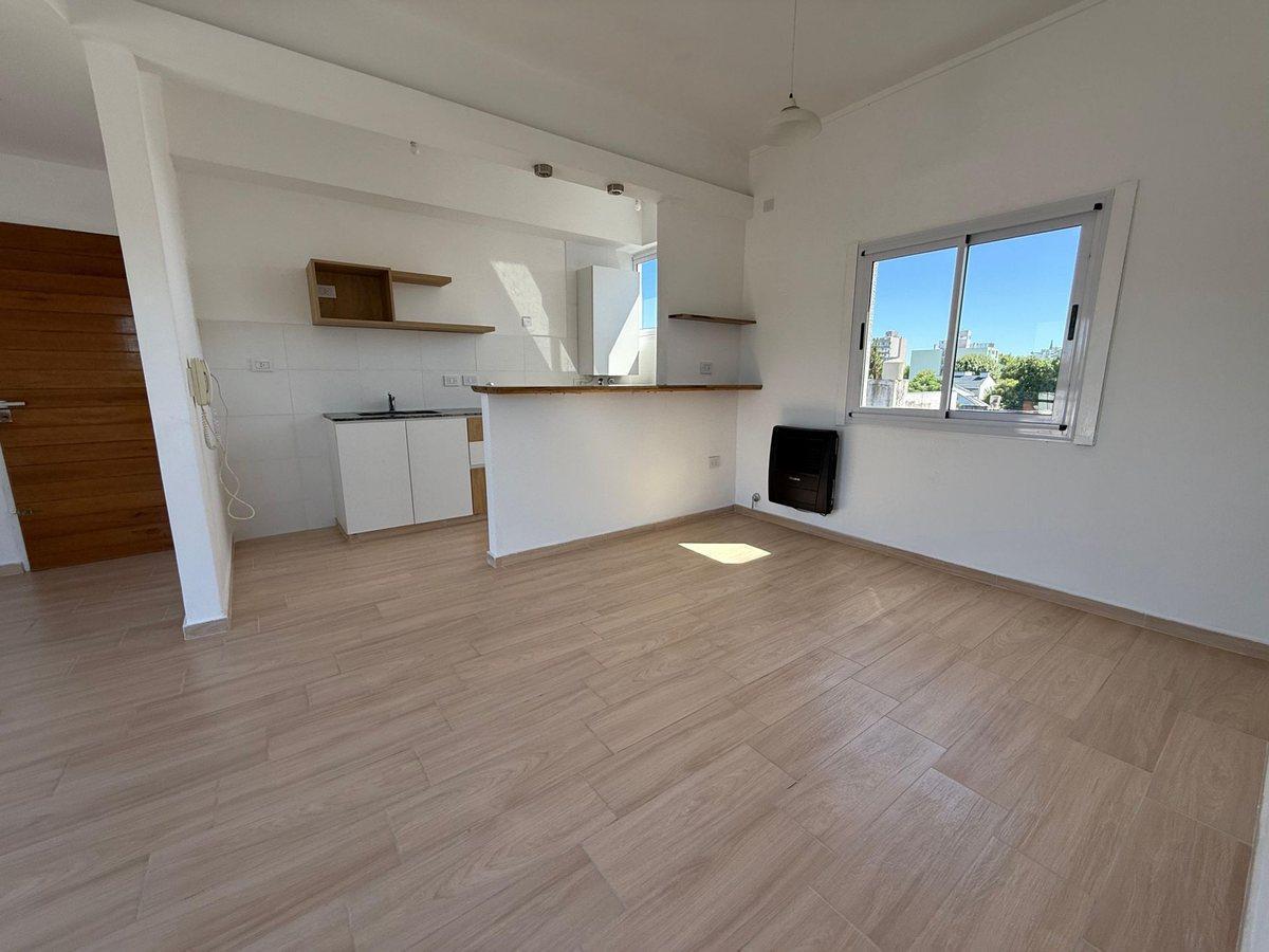 Foto de Departamento 2 dormis en venta La Plata c/cochera, imagen 2