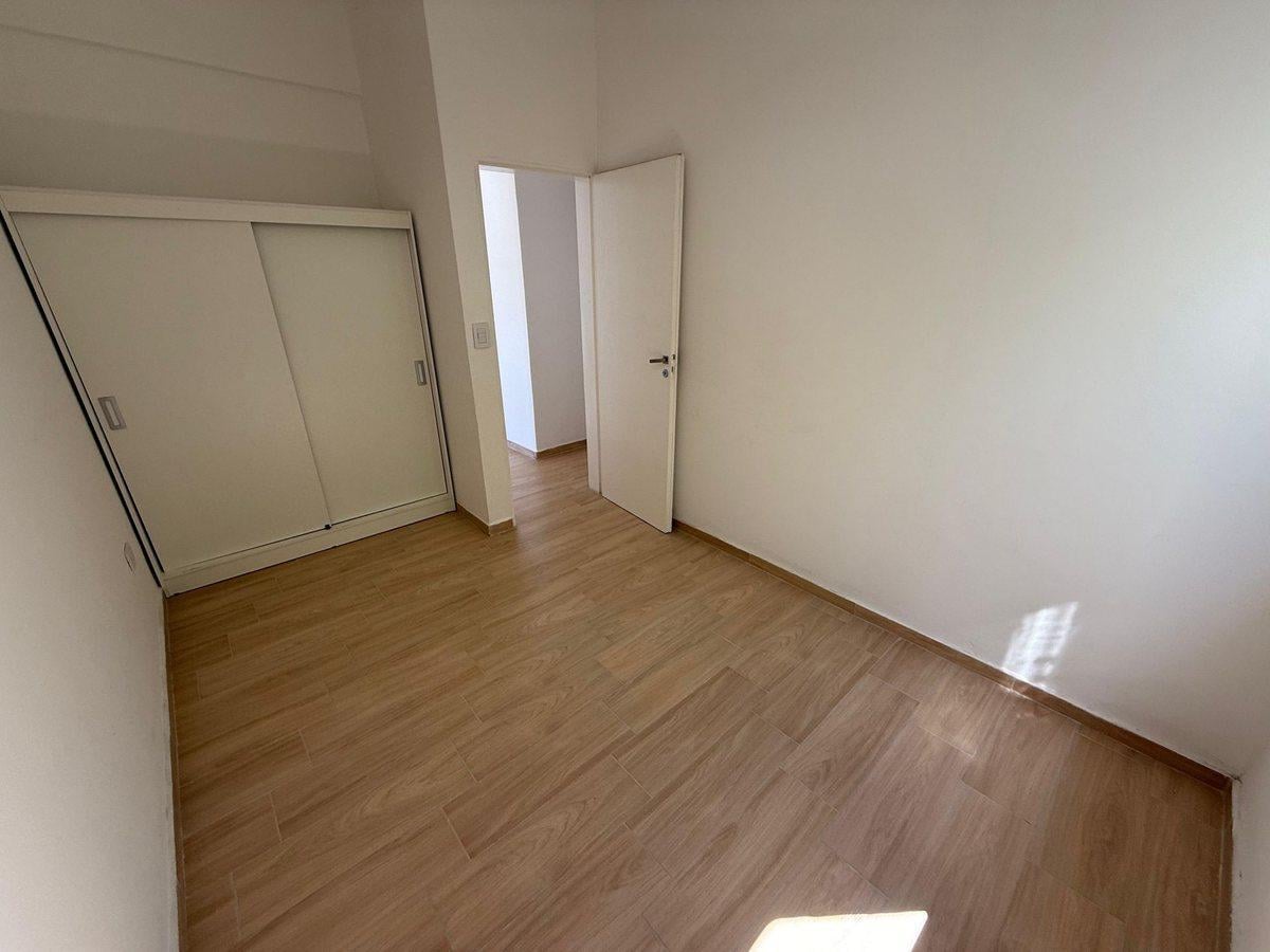Foto de Departamento 2 dormis en venta La Plata c/cochera, imagen 5
