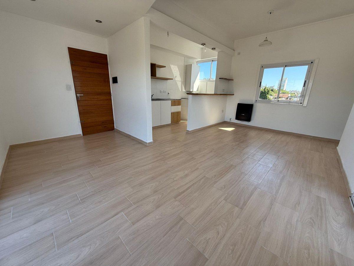 Foto de Departamento 2 dormis en venta La Plata c/cochera, imagen 3