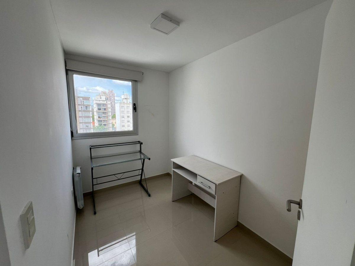 Foto de Departamento 2 dormis en venta La Plata c/cochera, imagen 2